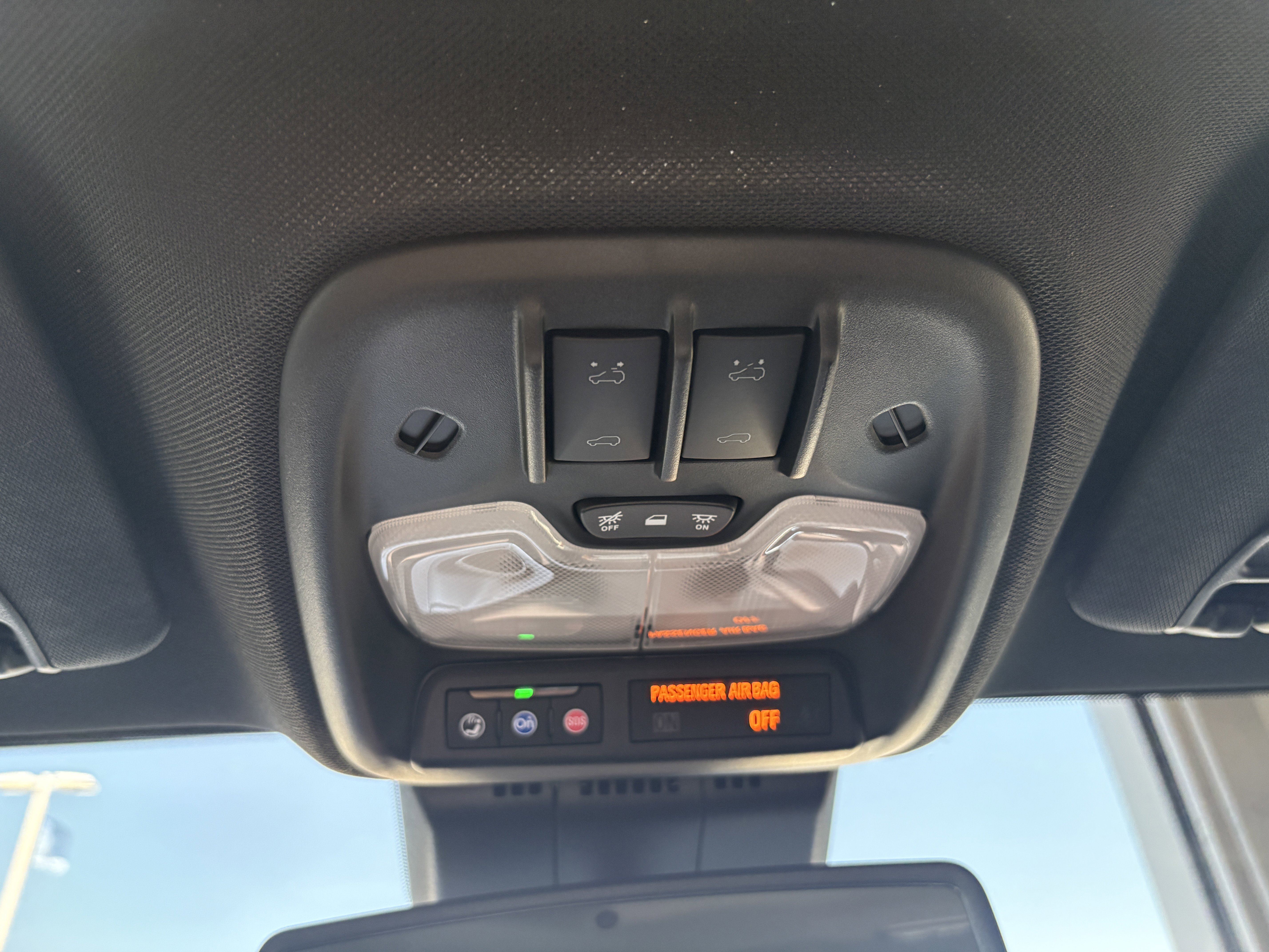 Used 2024 Chevrolet Colorado ZR2 w/ ZR2 Convenience Package III image 18