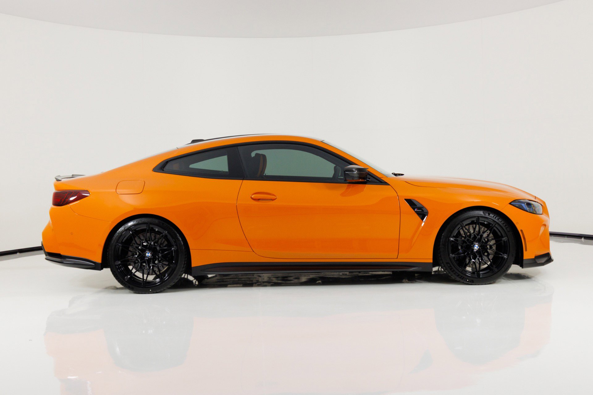 Used 2026 BMW M4 Competition RWD image 2
