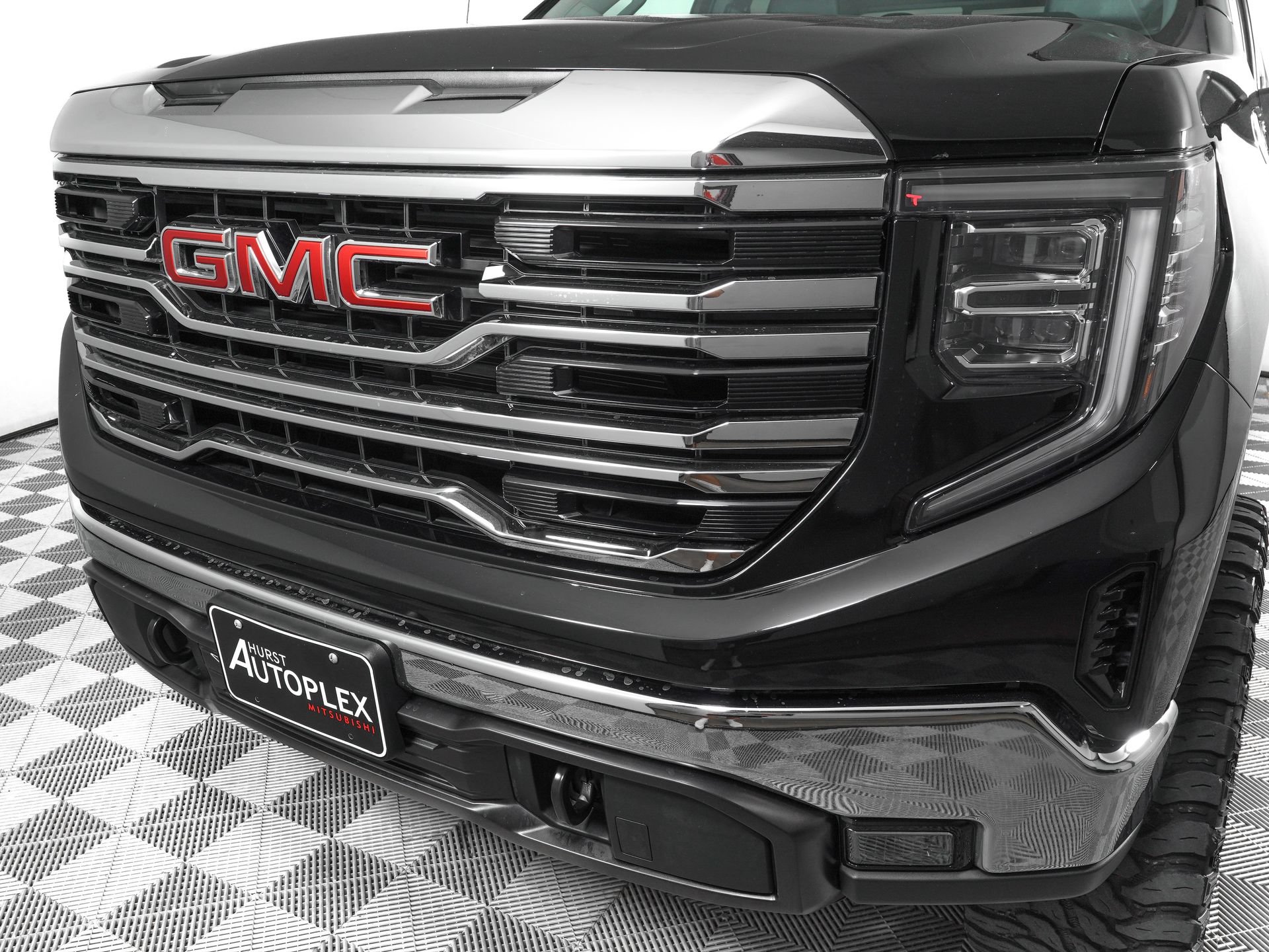 Used 2023 GMC Sierra 1500 SLT AWD/4WD image 27