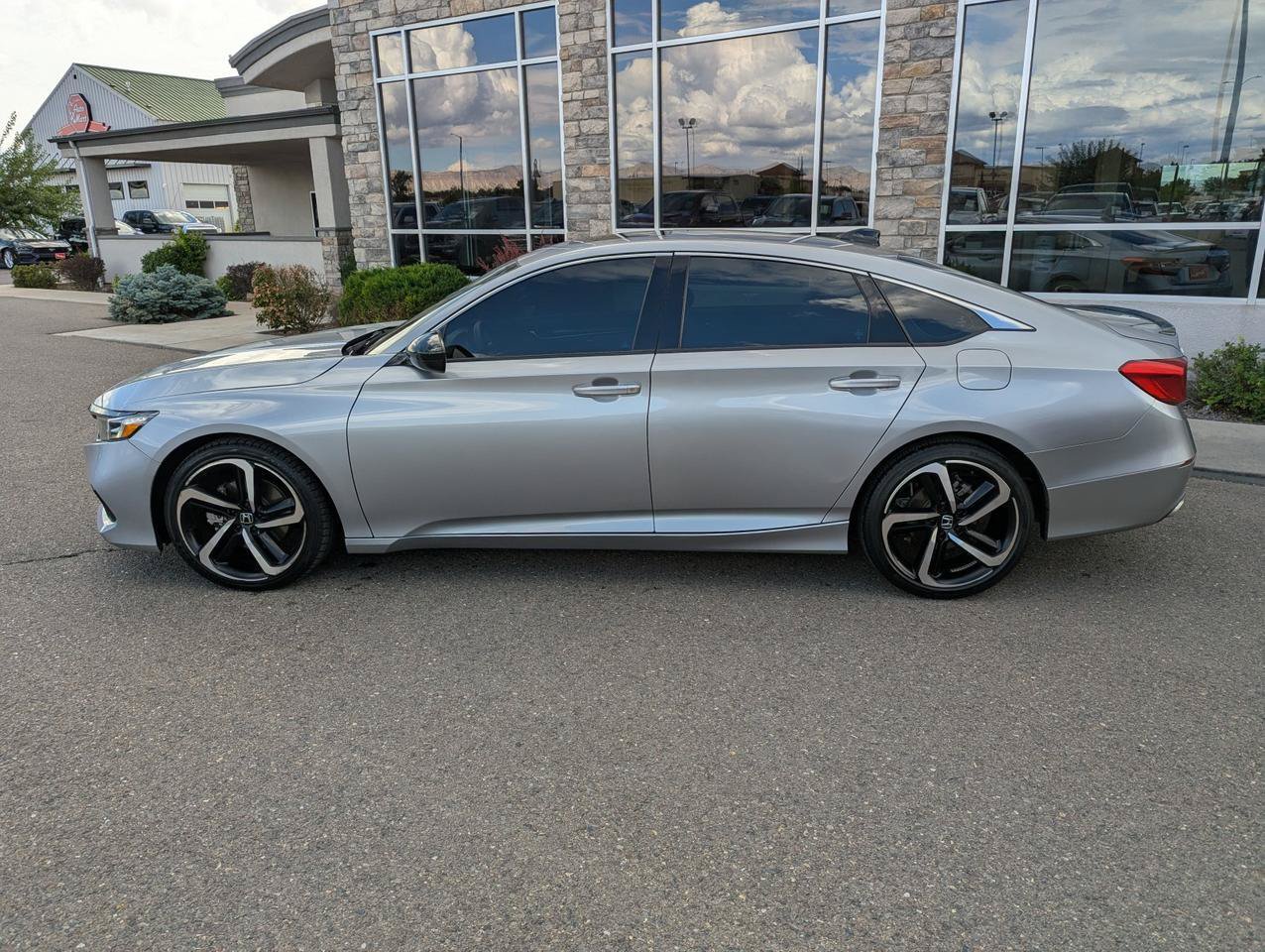 Used 2021 Honda Accord Sport image 2