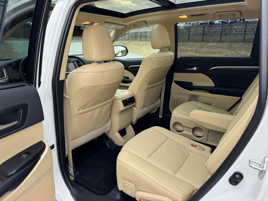 Used 2019 Toyota Highlander Limited Platinum image 28