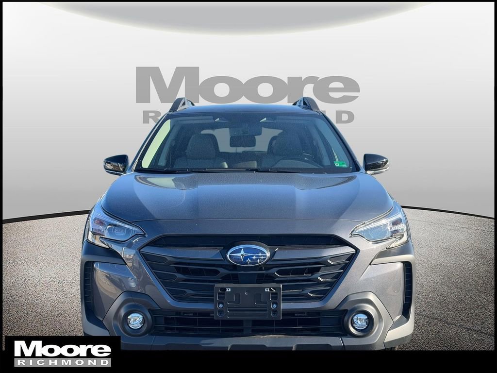 Used 2025 Subaru Outback Premium image 8