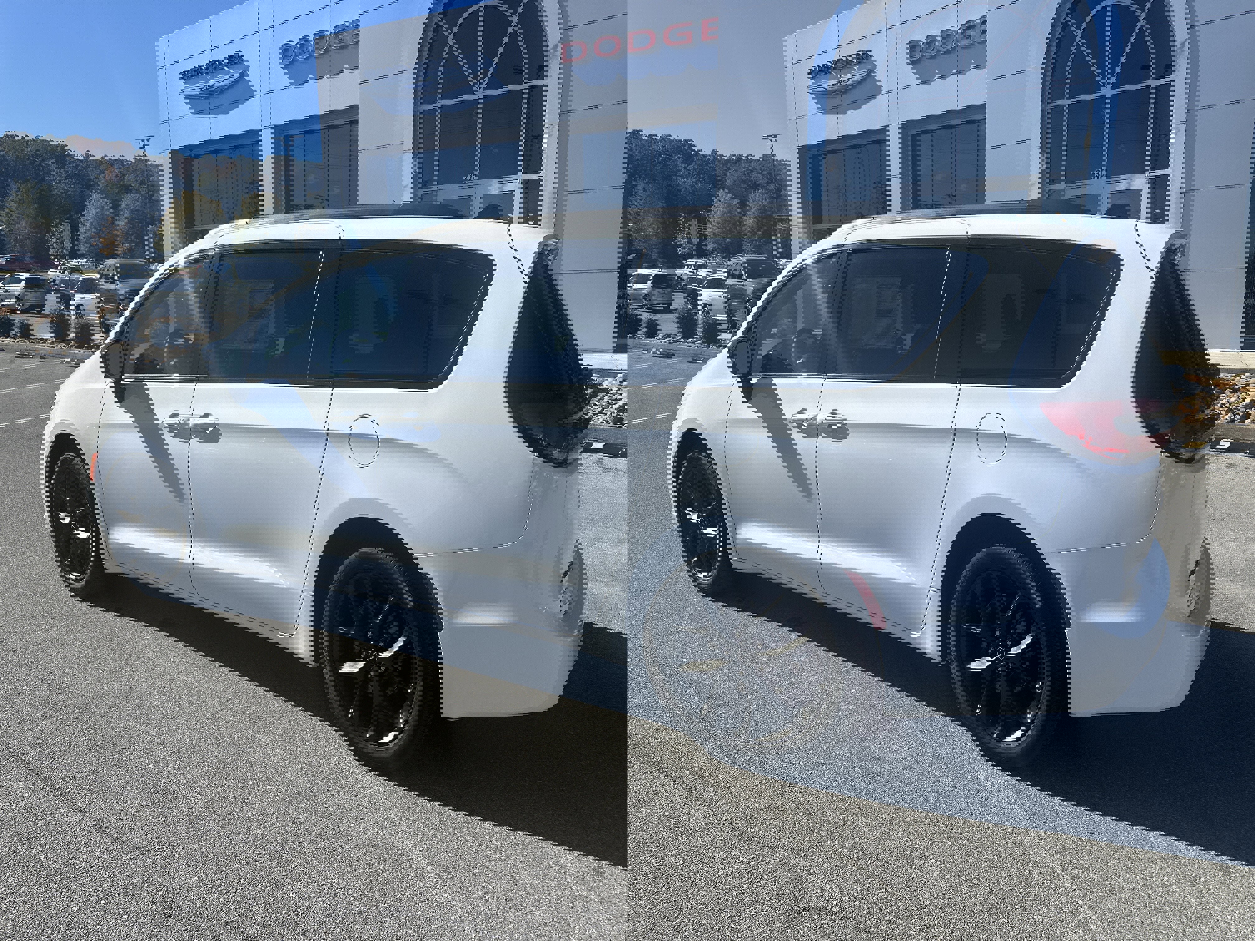 New 2026 Chrysler Pacifica Limited w/ S Appearance Package image 10