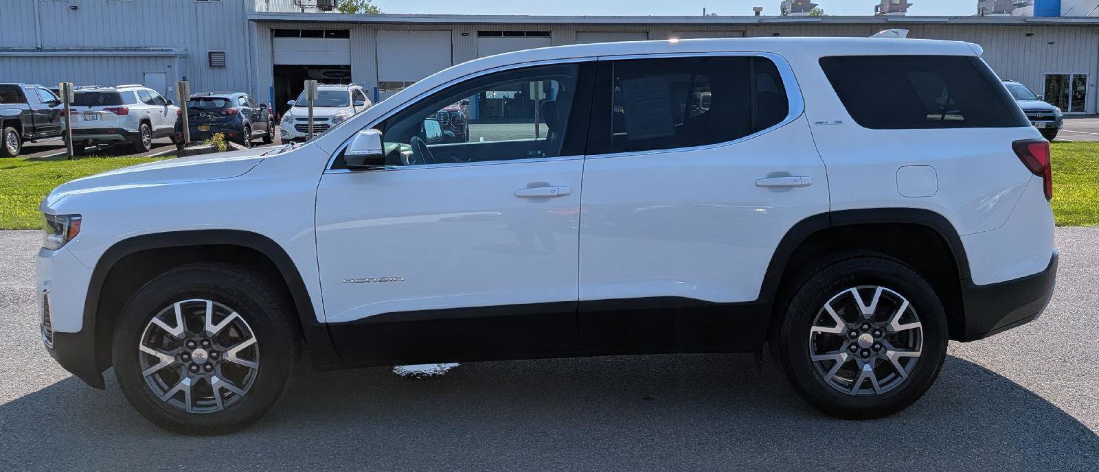 Used 2022 GMC Acadia SLE AWD/4WD image 6