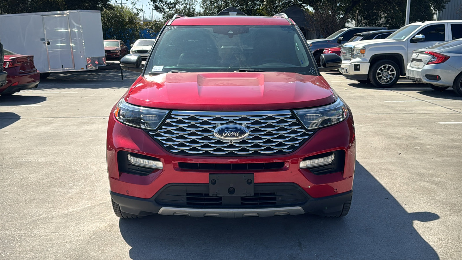 Used 2020 Ford Explorer Platinum w/ Premium Technology Package image 2