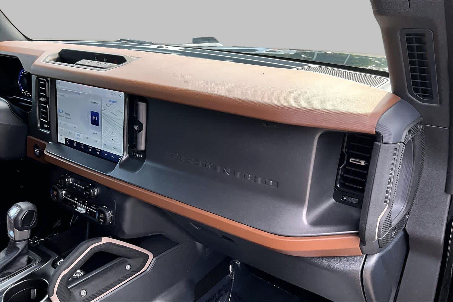 Used 2024 Ford Bronco Outer Banks AWD/4WD image 18