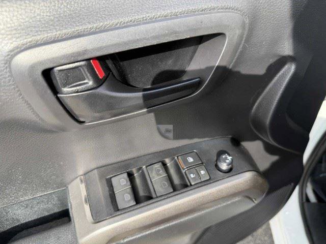Used 2022 Toyota Tacoma SR5 RWD image 19