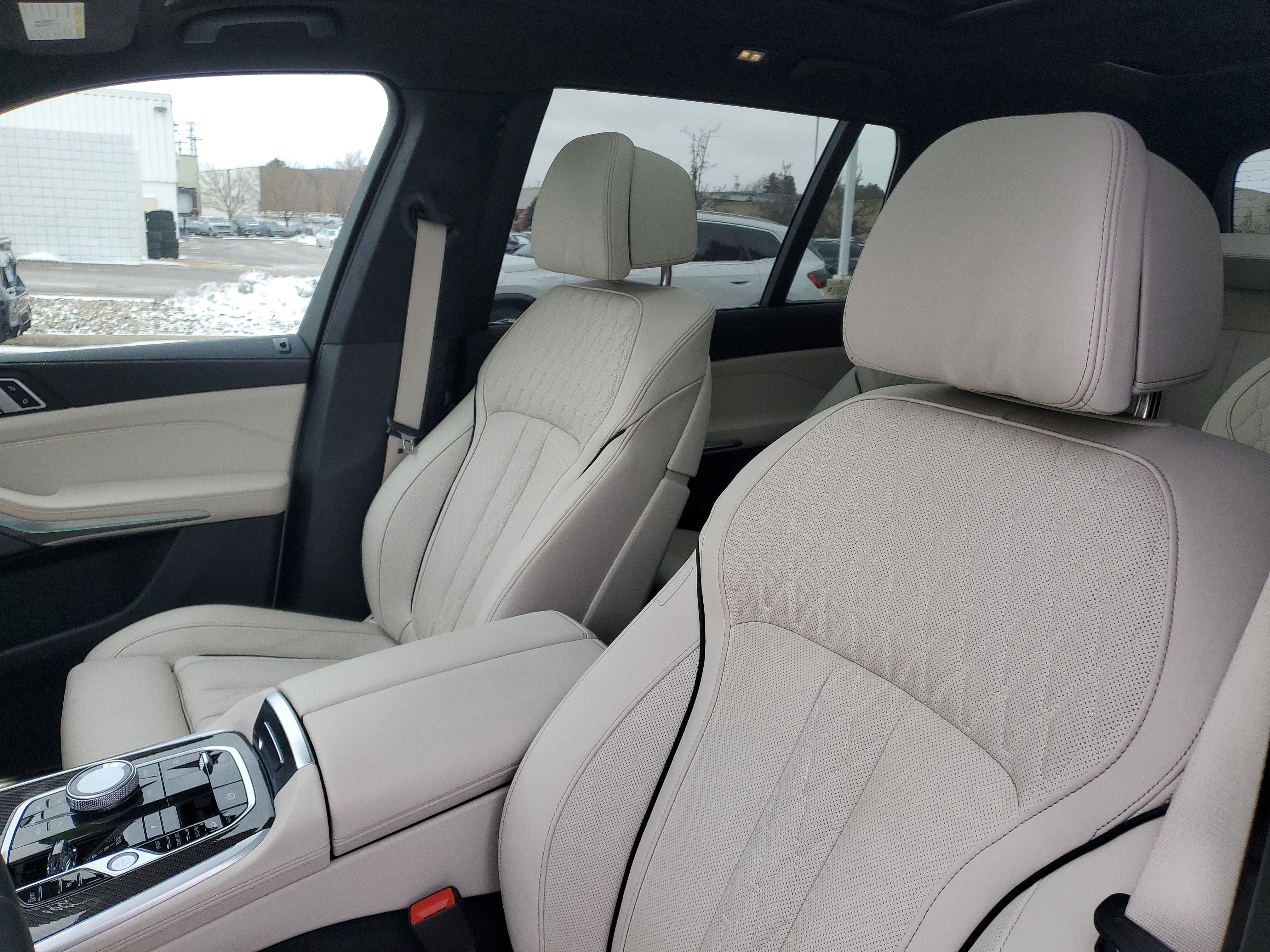 Certified 2025 BMW X7 M60i image 8