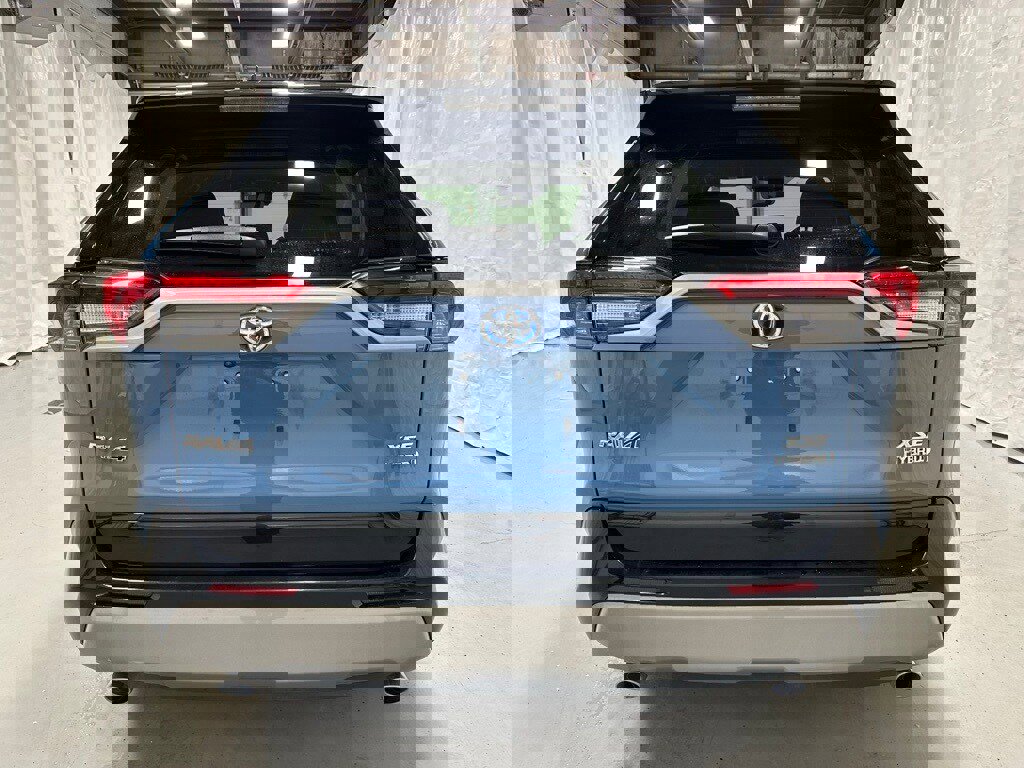 Used 2024 Toyota RAV4 XSE image 6