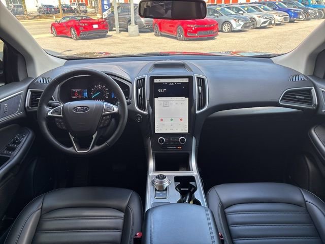 Used 2024 Ford Edge SEL w/ Convenience Package image 3