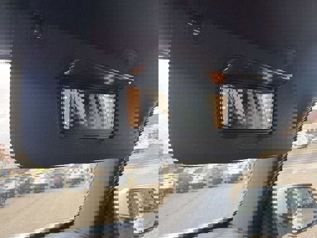 Used 2023 Chevrolet Traverse RS image 48