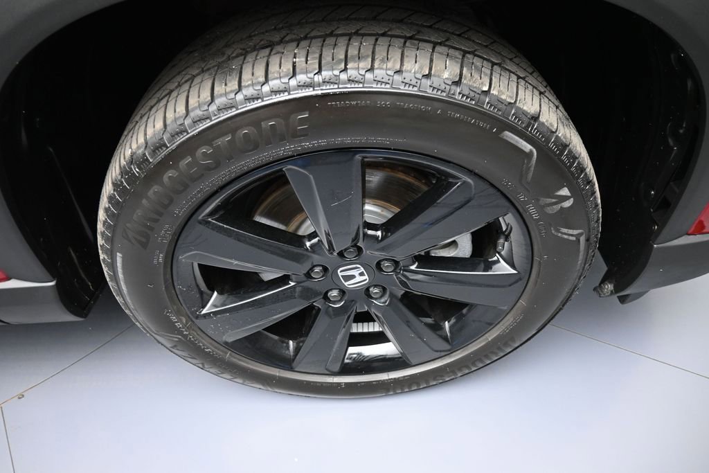 Certified 2025 Honda Pilot Black Edition image 13