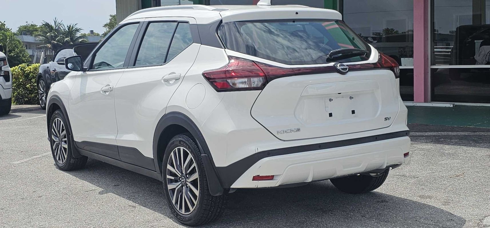 Used 2022 Nissan Kicks SV FWD image 3