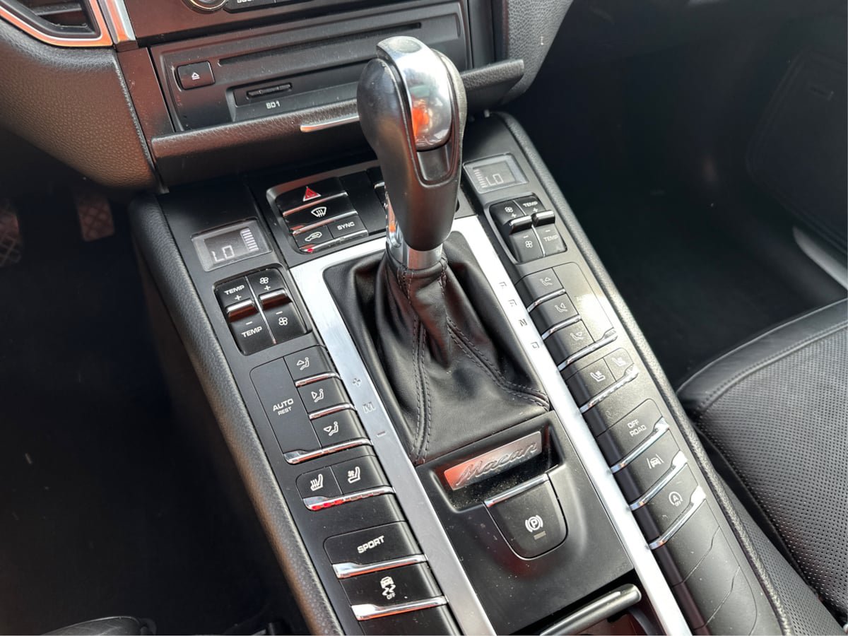Used 2017 Porsche Macan S w/ Premium Package Plus AWD/4WD image 16