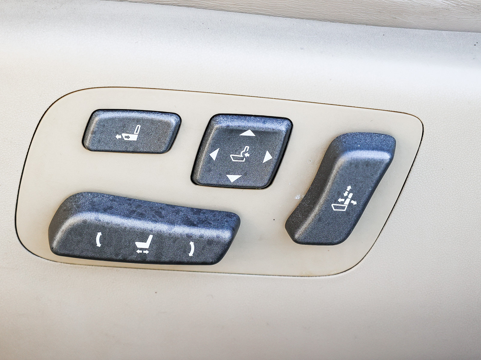 Used 2007 Lexus LS 460 RWD image 24