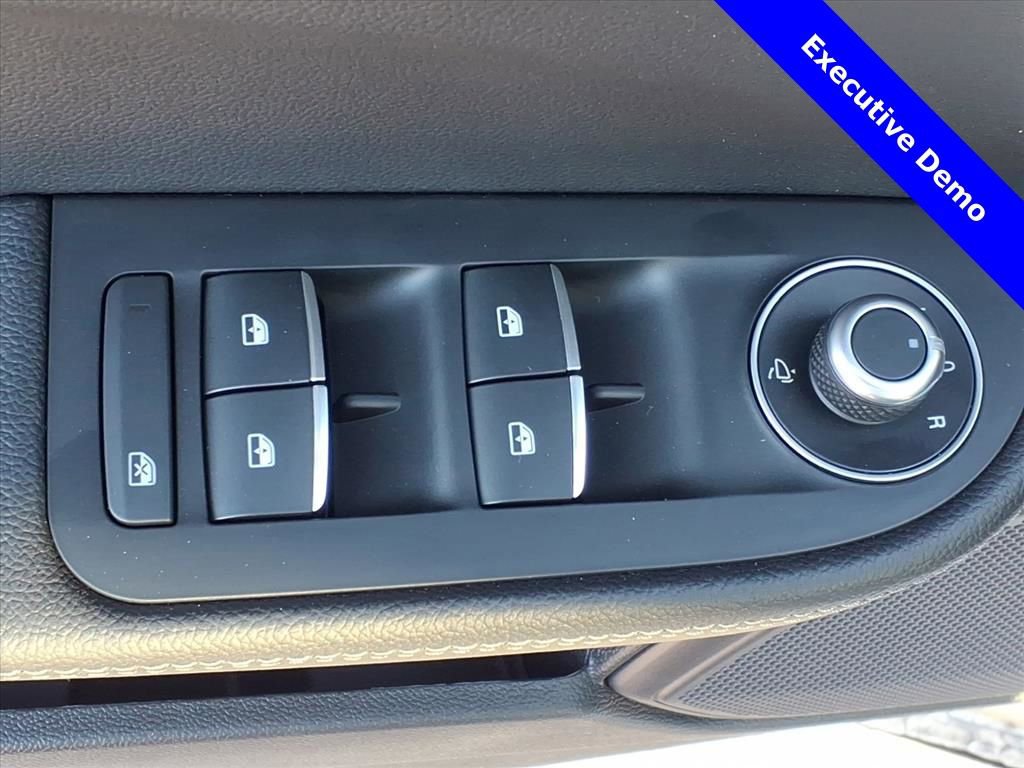 New 2025 Alfa Romeo Giulia w/ Driving Assist Package RWD image 18