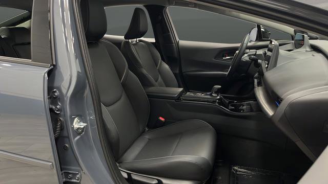 Used 2024 Toyota Prius LE AWD/4WD image 24