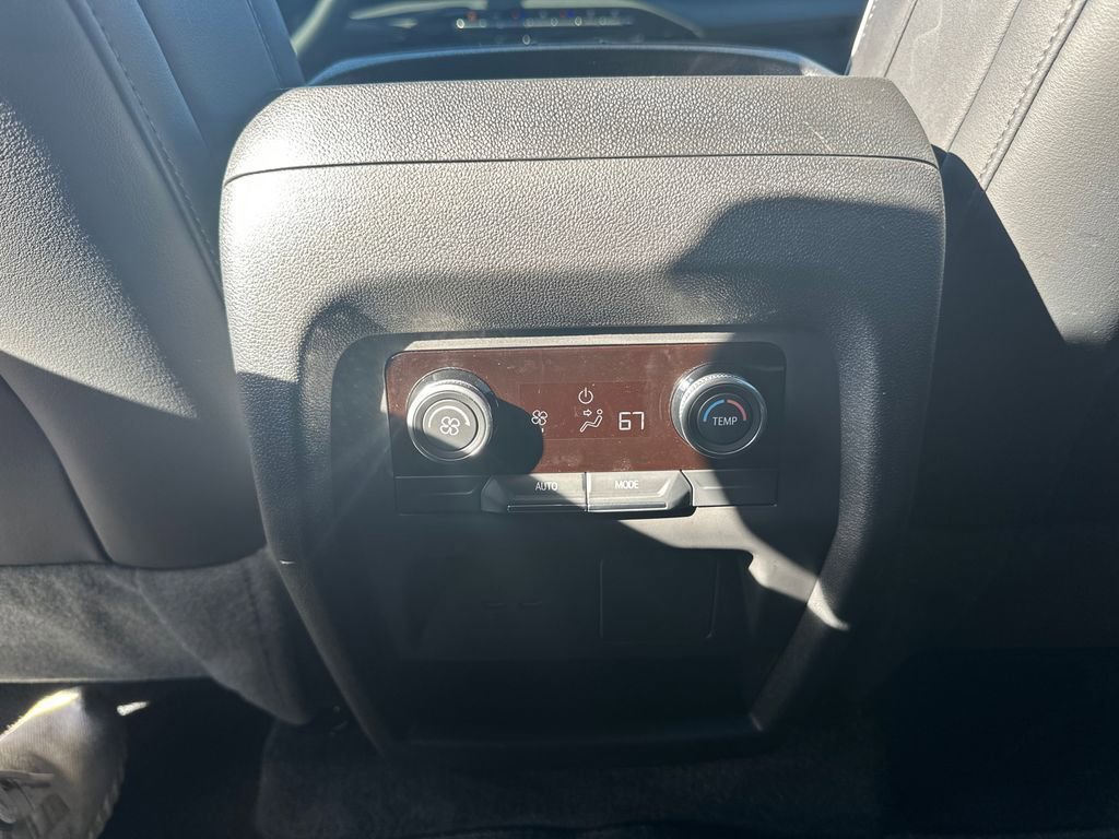 Used 2025 Buick Enclave Sport Touring image 13