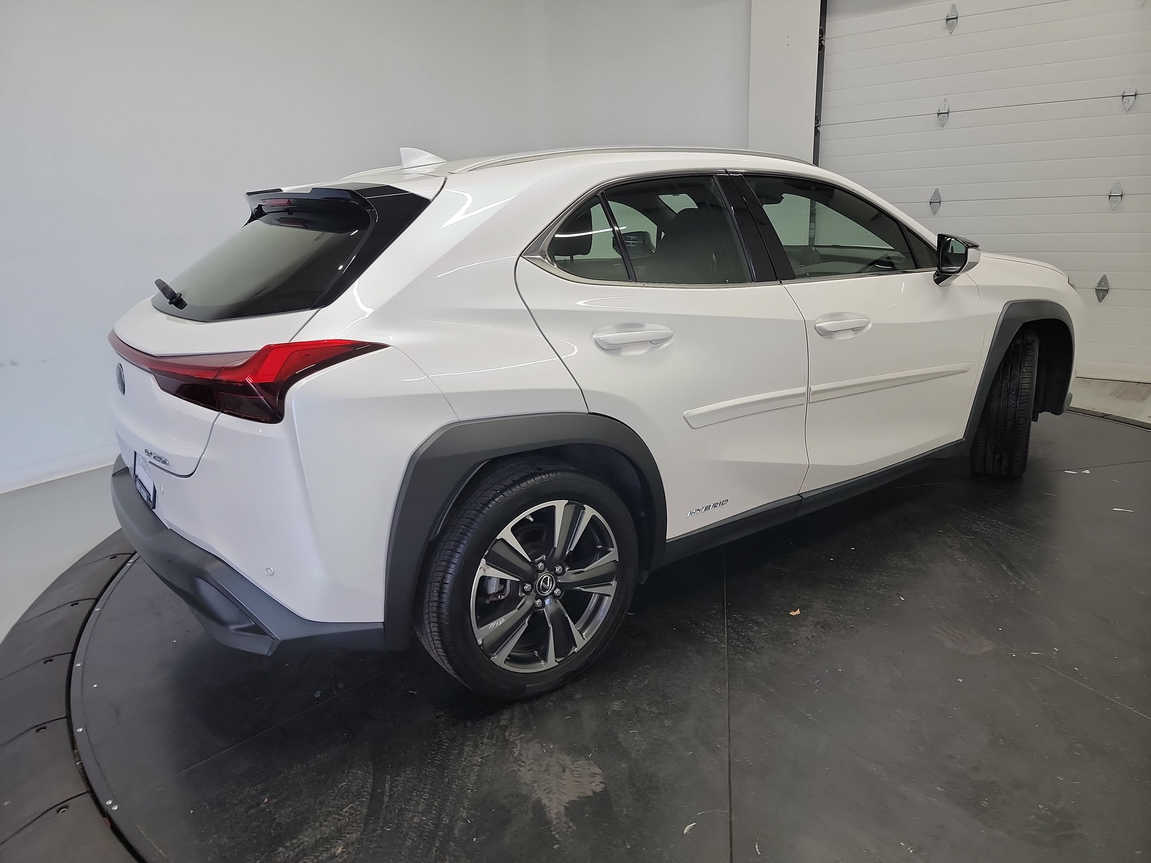 Used 2019 Lexus UX 250h AWD/4WD image 9