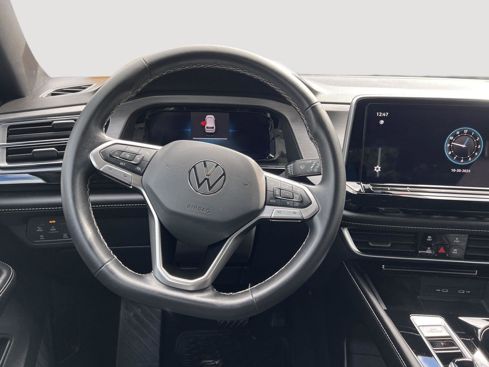 Used 2024 Volkswagen Atlas Cross Sport SE image 14