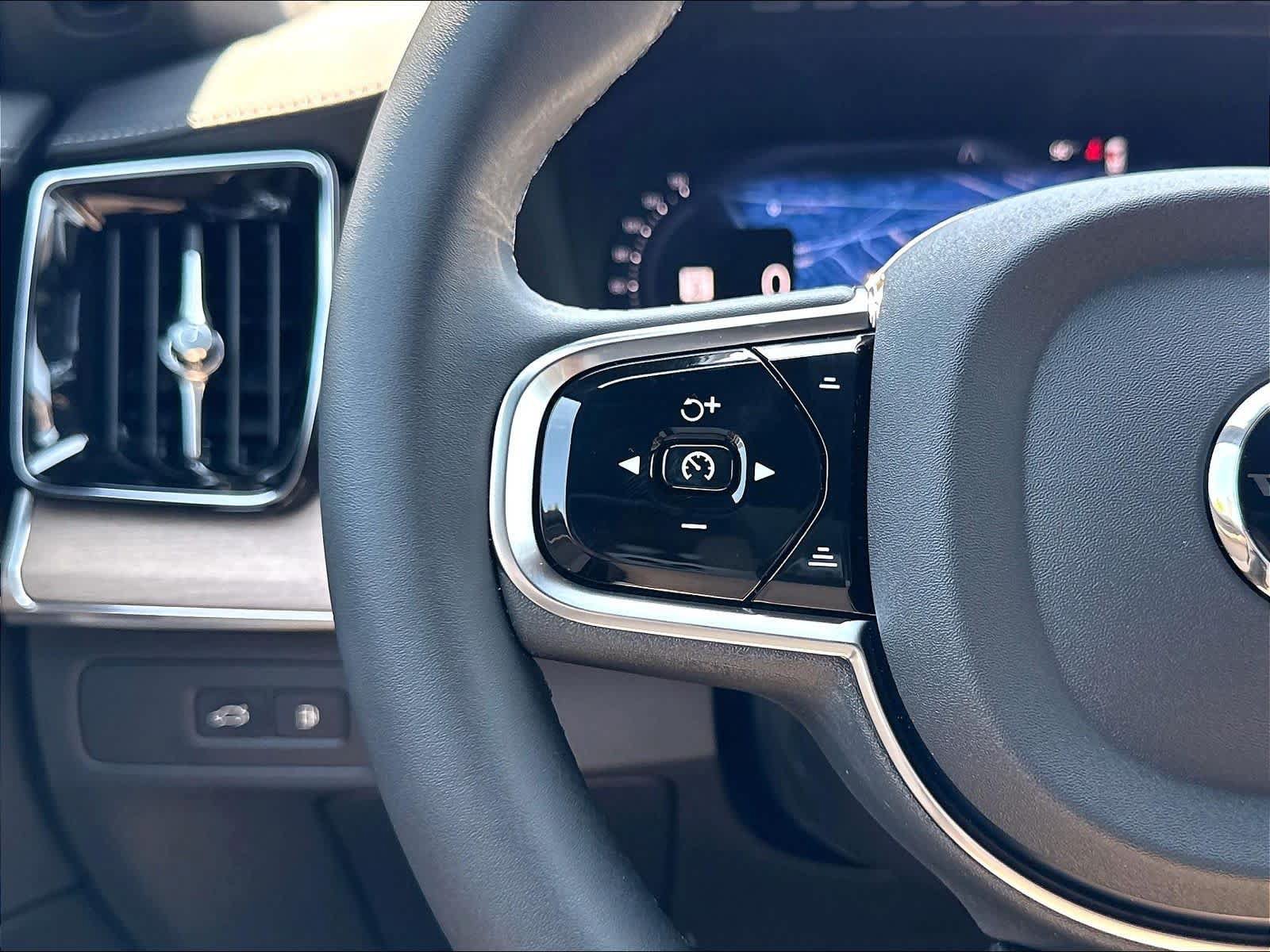 New 2026 Volvo XC90 T8 Ultra w/ Protection Package AWD/4WD image 17