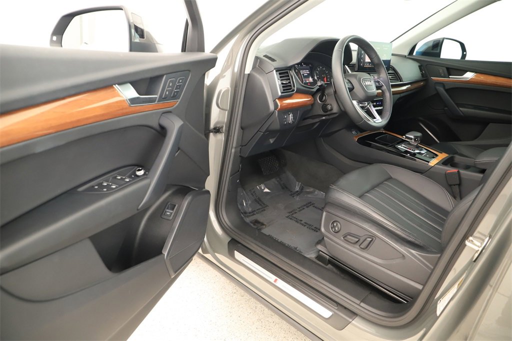Certified 2023 Audi Q5 2.0T Premium w/ Convenience Package image 14