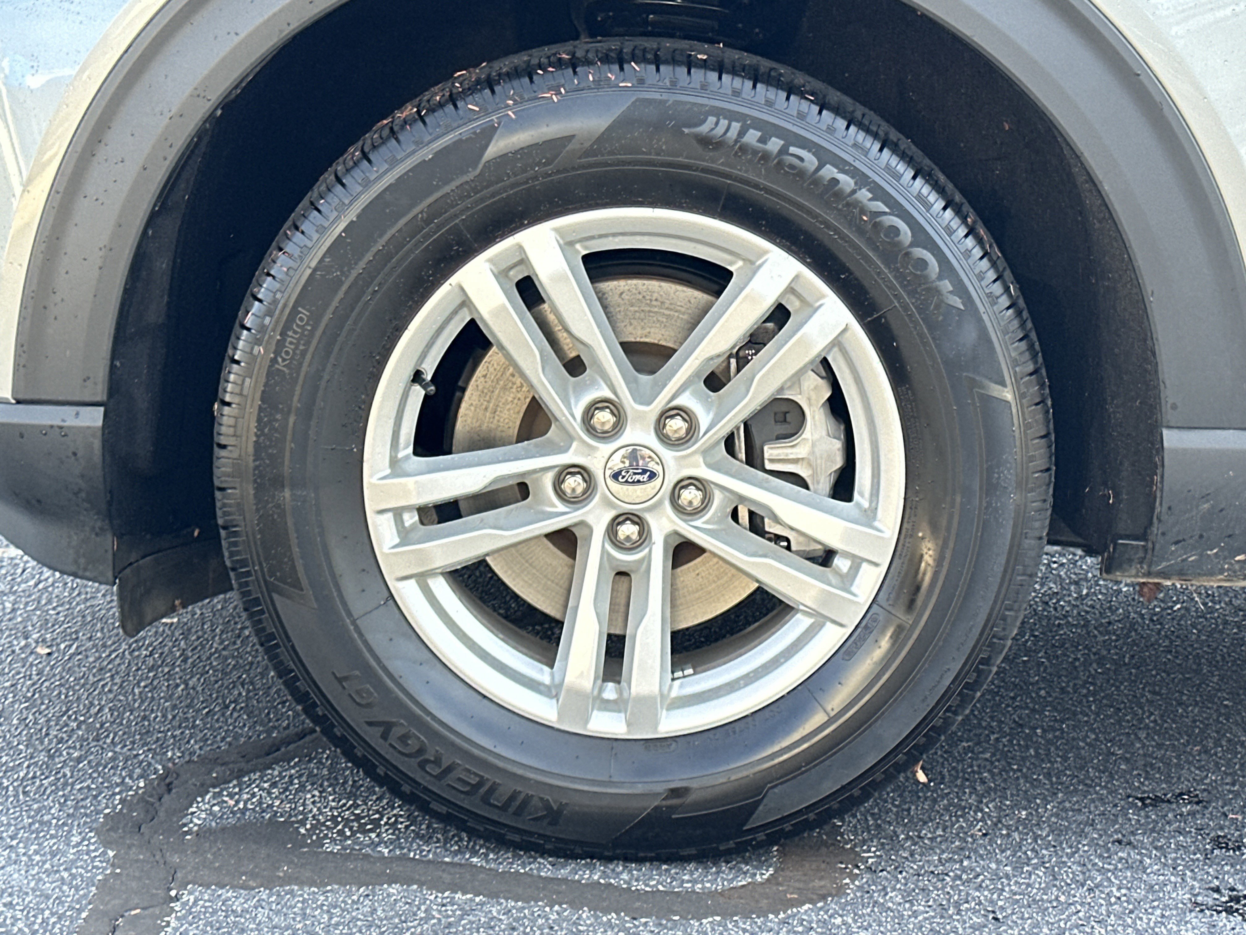 Used 2024 Ford Explorer XLT w/ Equipment Group 202A image 37