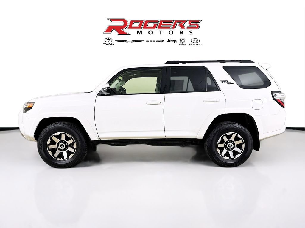 Certified 2024 Toyota 4Runner TRD Off-Road Premium w/ Moonroof Package AWD/4WD image 9