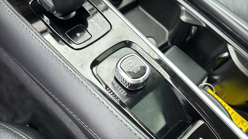 Certified 2023 Volvo XC90 B6 Plus w/ Protection Package Premier image 16