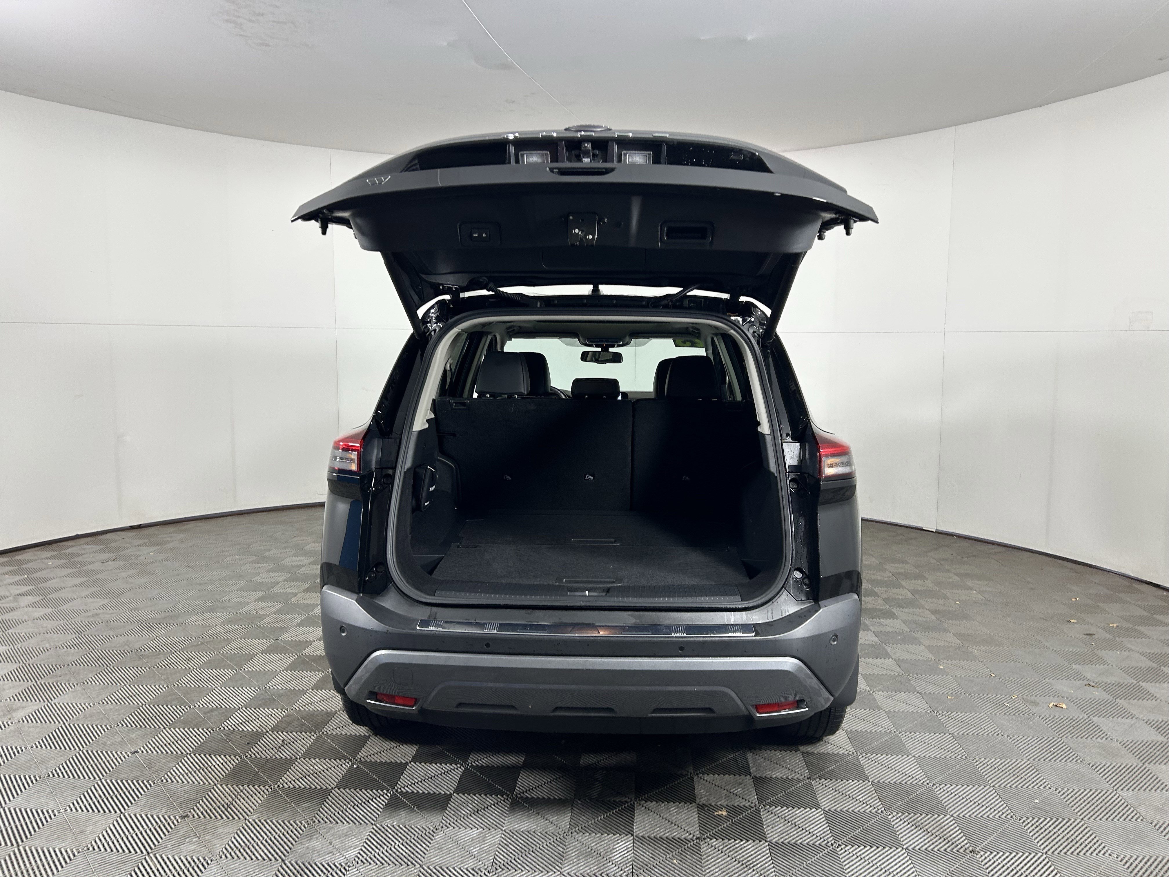 Certified 2023 Nissan Rogue SL w/ SL Premium Package image 19