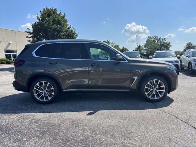 New 2026 BMW X5 xDrive40i w/ Climate Comfort Package AWD/4WD image 11