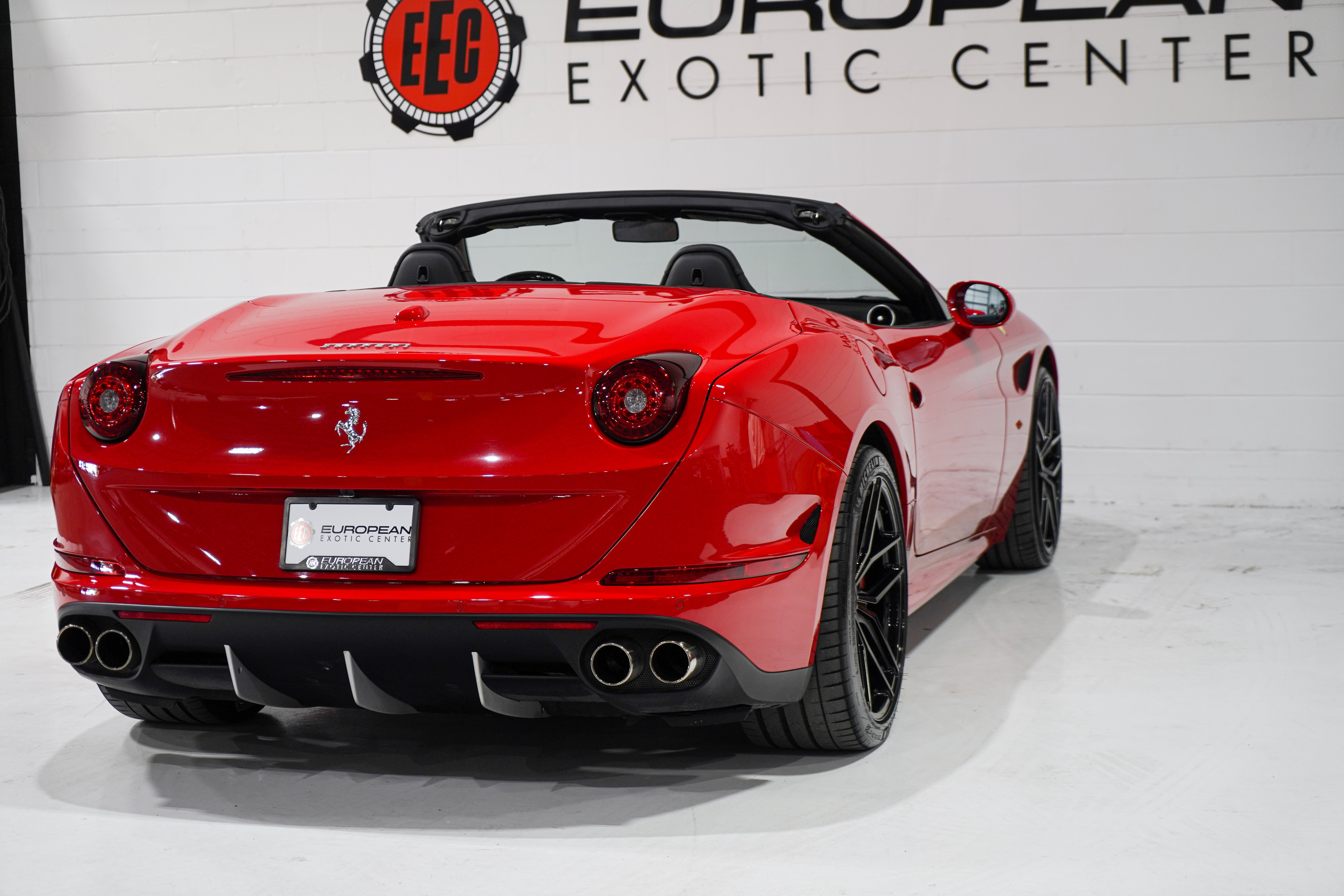 Used 2017 Ferrari California T RWD image 38