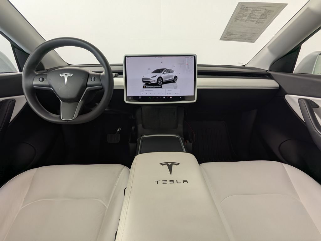 Used 2022 Tesla Model Y Long Range image 5