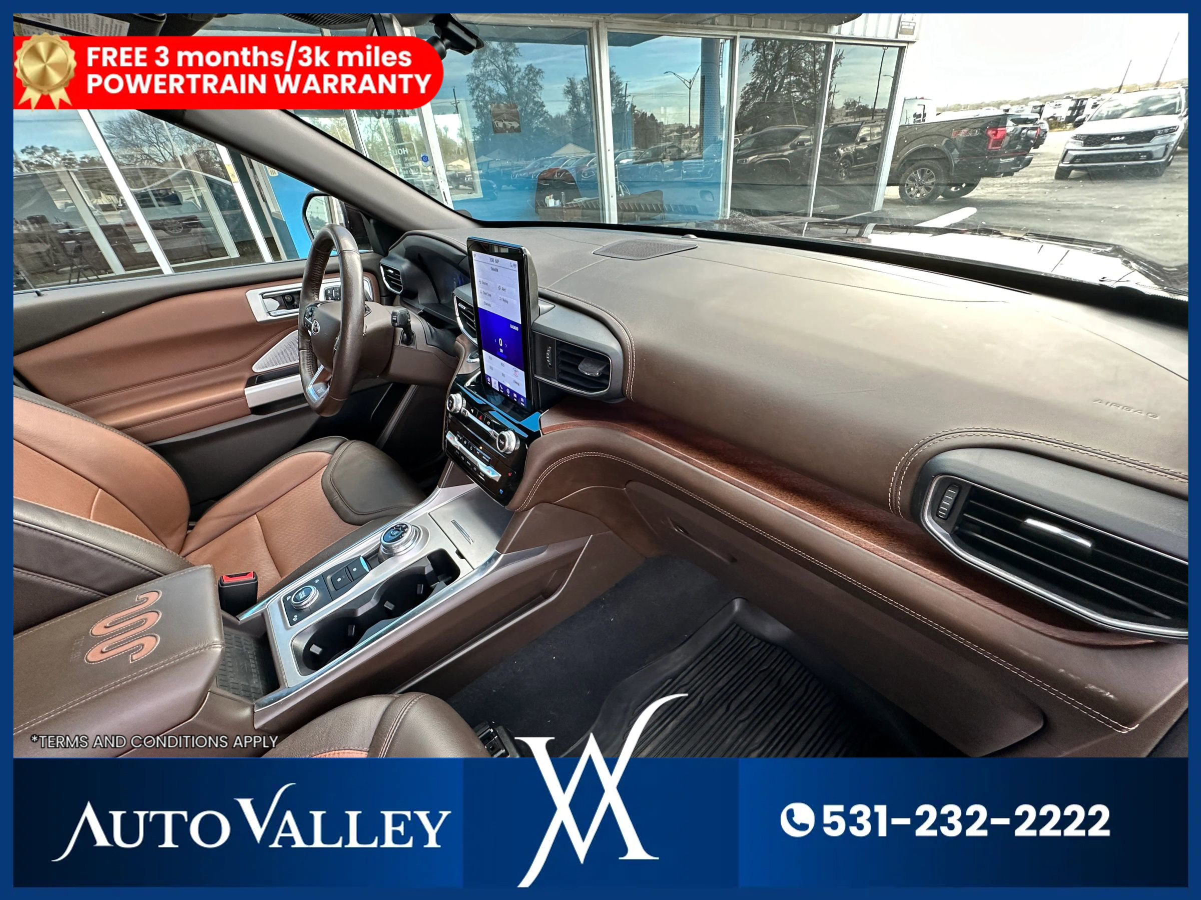 Used 2022 Ford Explorer King Ranch w/ Premium Technology Package image 25