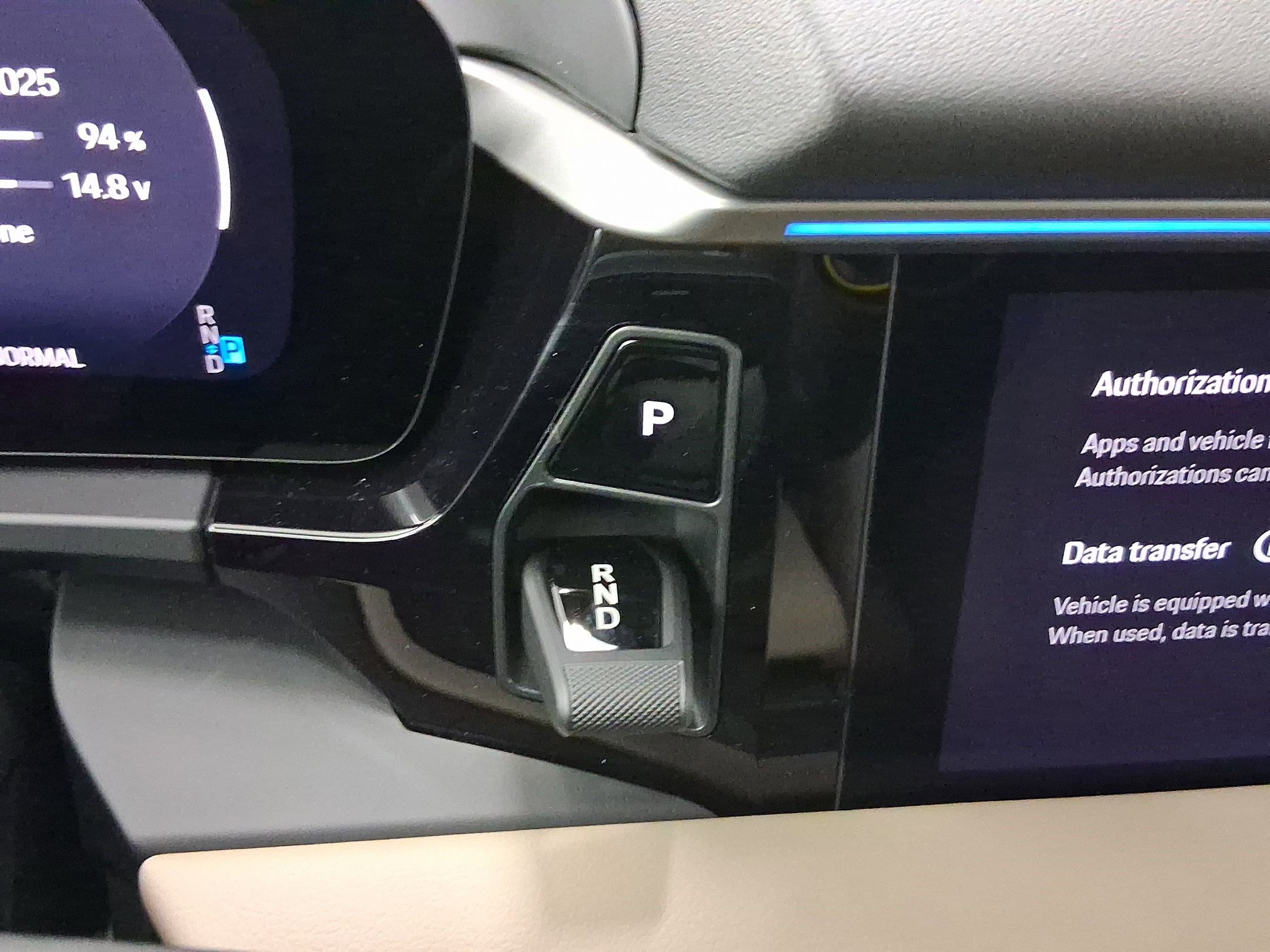 Used 2026 Porsche Macan image 25