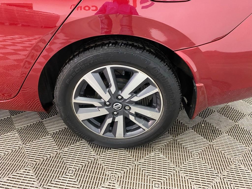 Used 2020 Nissan Versa SV w/ Trunk Package FWD image 10