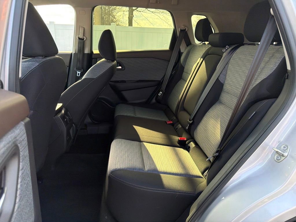 Used 2023 Nissan Rogue SV image 28
