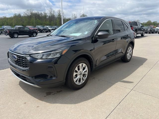 Used 2024 Ford Escape Active w/ Cold Weather Package FWD image 3