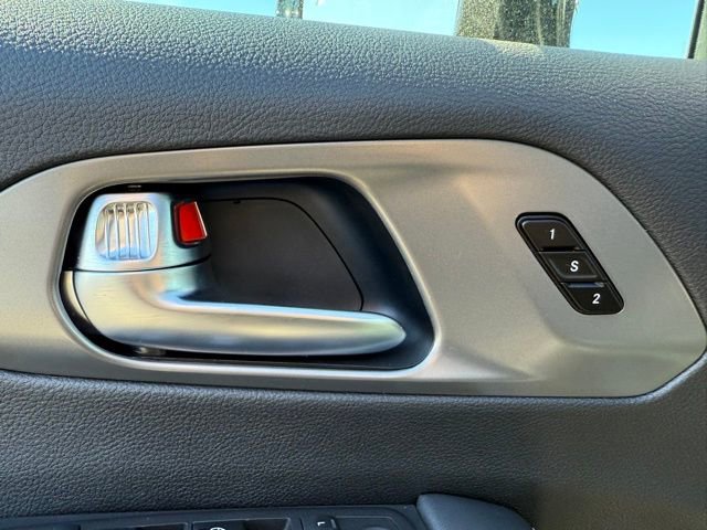 New 2026 Chrysler Pacifica Select image 11