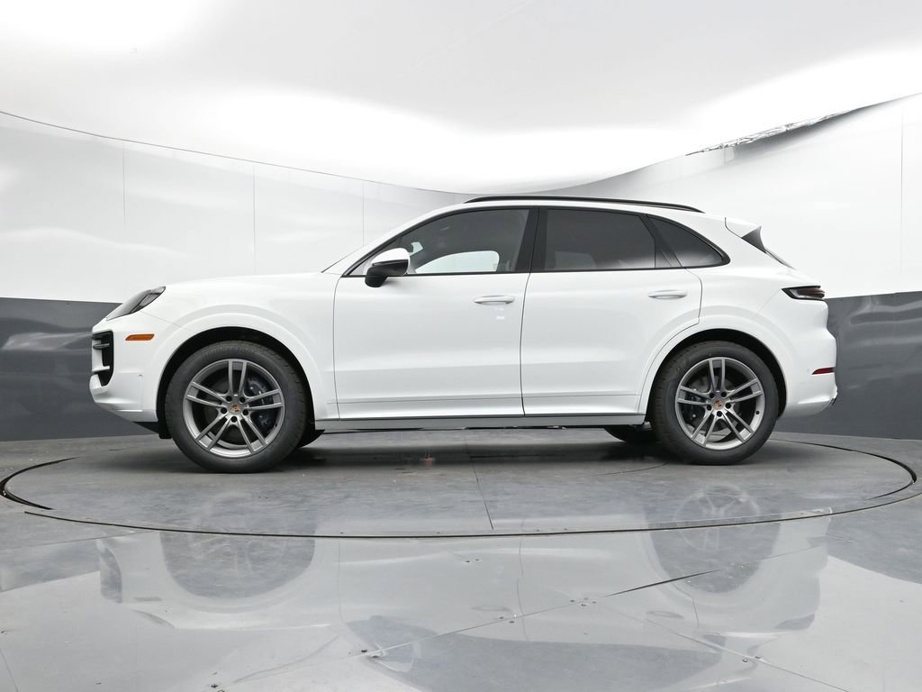 Certified 2025 Porsche Cayenne AWD/4WD image 25
