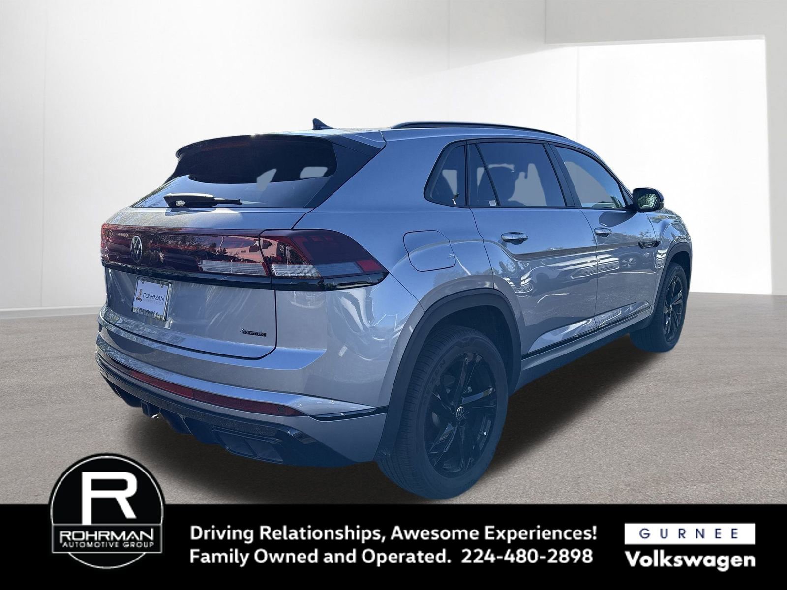 Used 2025 Volkswagen Atlas Cross Sport SEL R-Line image 10