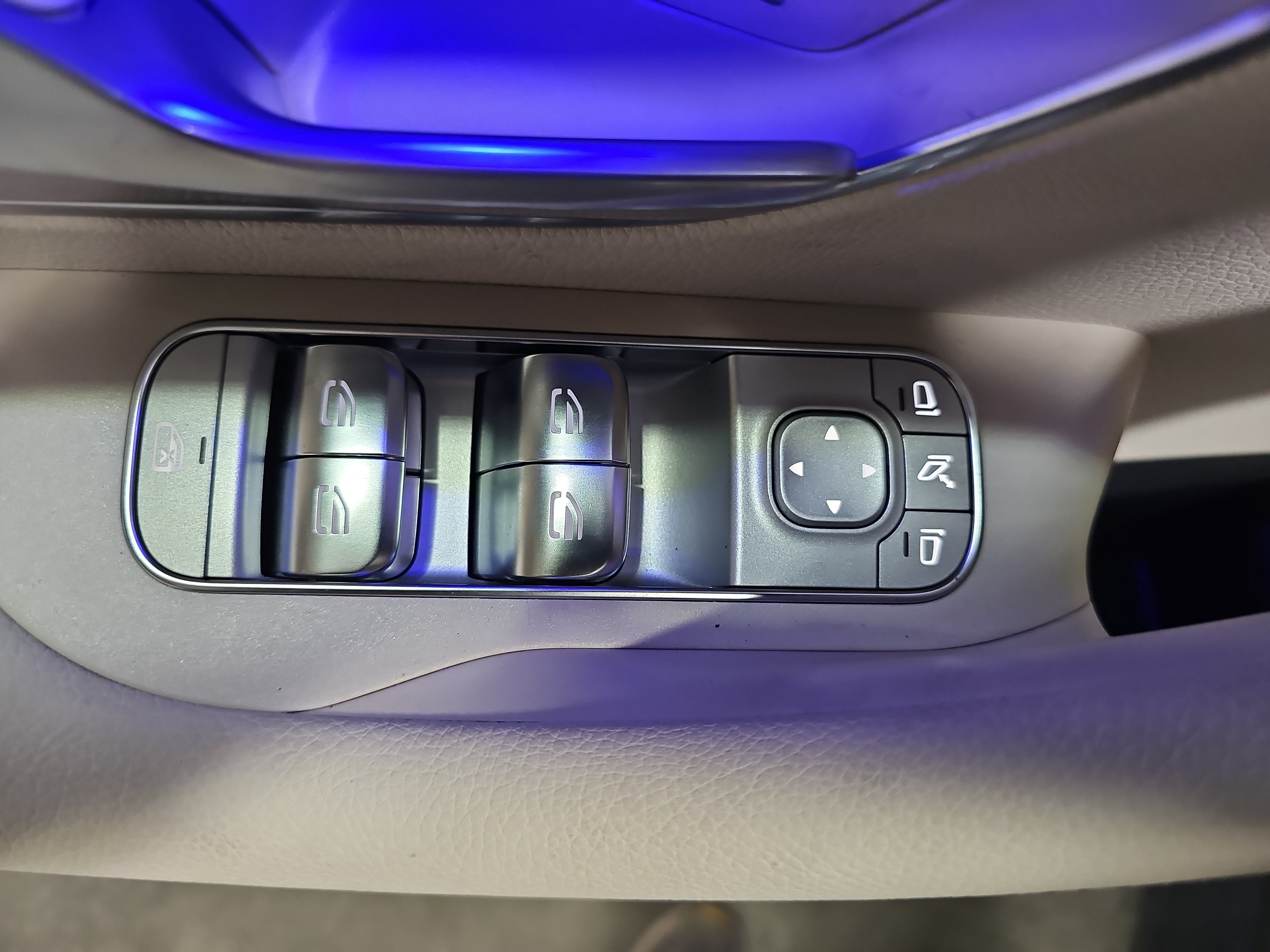 New 2026 Mercedes-Benz GLS 450 4MATIC image 28