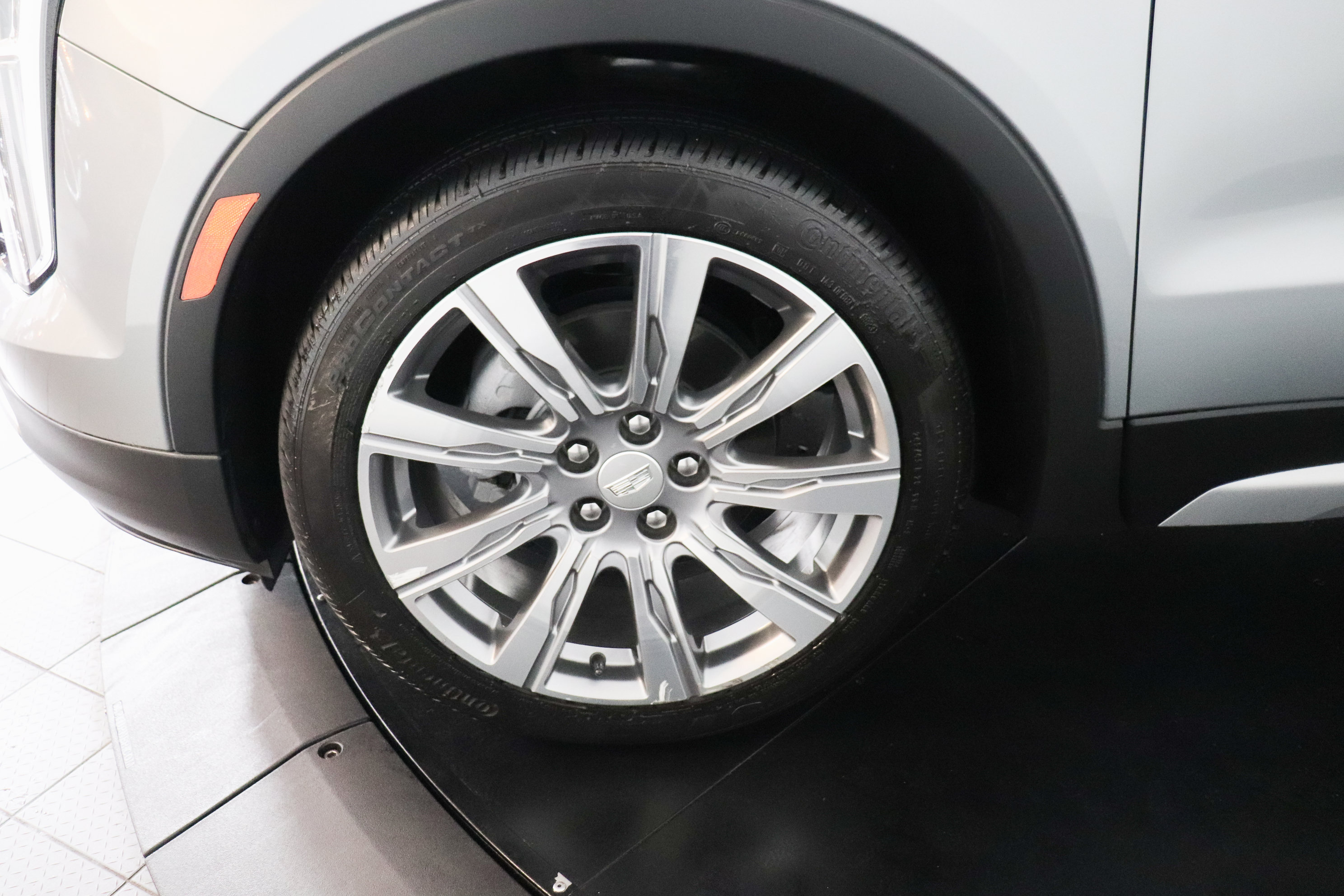 Used 2023 Cadillac XT4 Premium Luxury AWD/4WD image 11