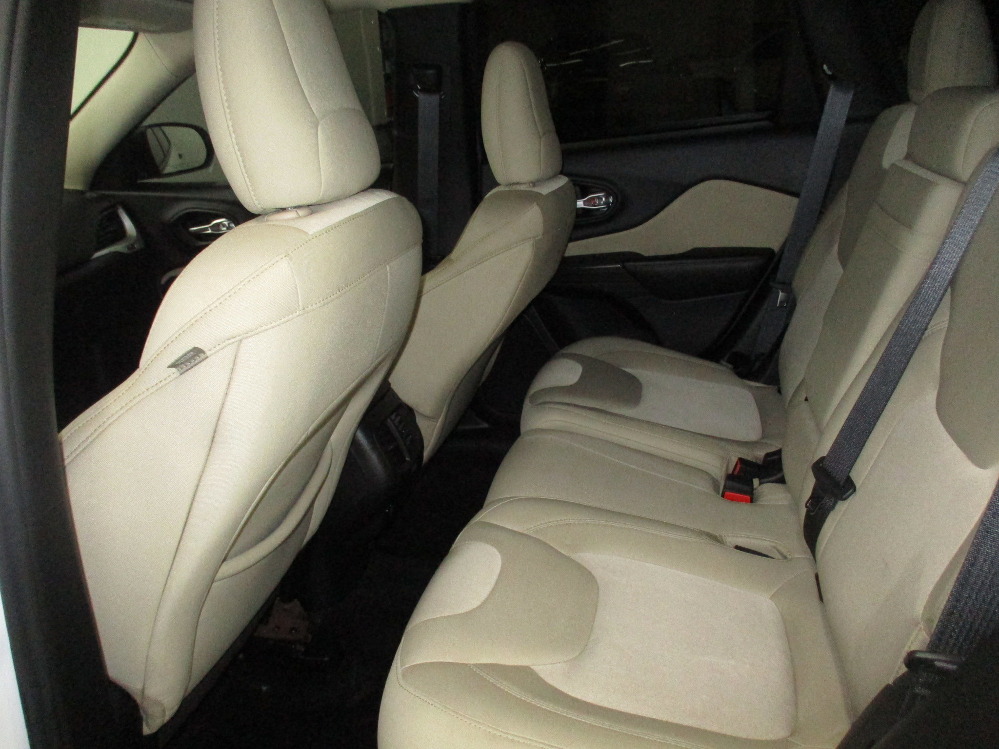 Used 2017 Jeep Cherokee Sport w/ Cold Weather Group image 15