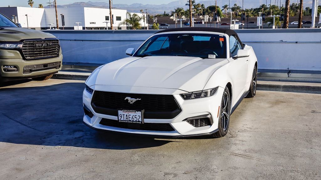 Used 2025 Ford Mustang Premium RWD image 4