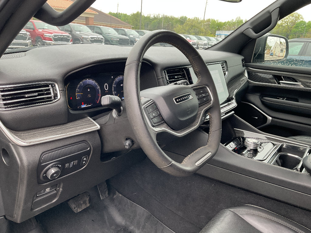 Used 2022 Jeep Wagoneer Series II AWD/4WD image 10