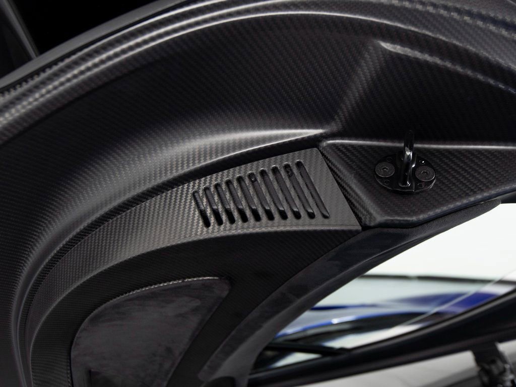 Used 2015 McLaren P1 image 18