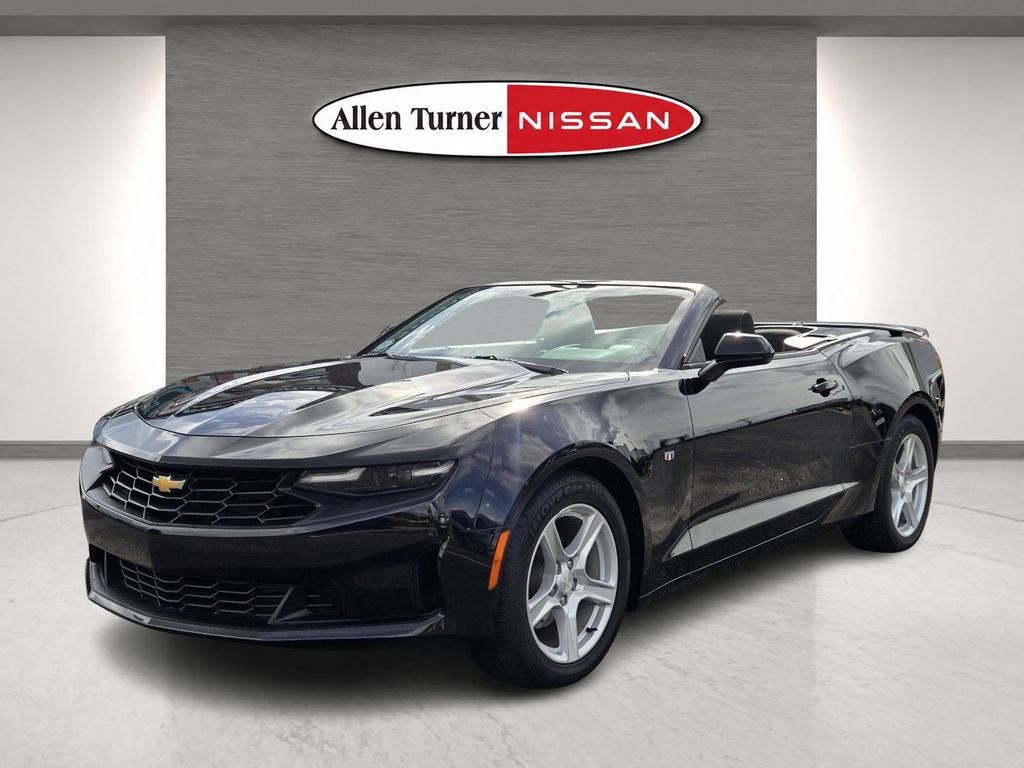 Used 2023 Chevrolet Camaro LT RWD image 3