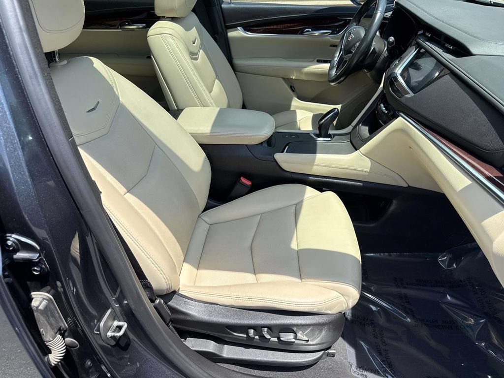 Used 2019 Cadillac XT5 Premium Luxury w/ Driver Assist Package FWD image 7