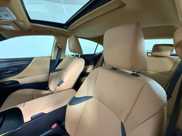 Used 2024 Lexus ES 350 w/ Premium Package FWD image 8